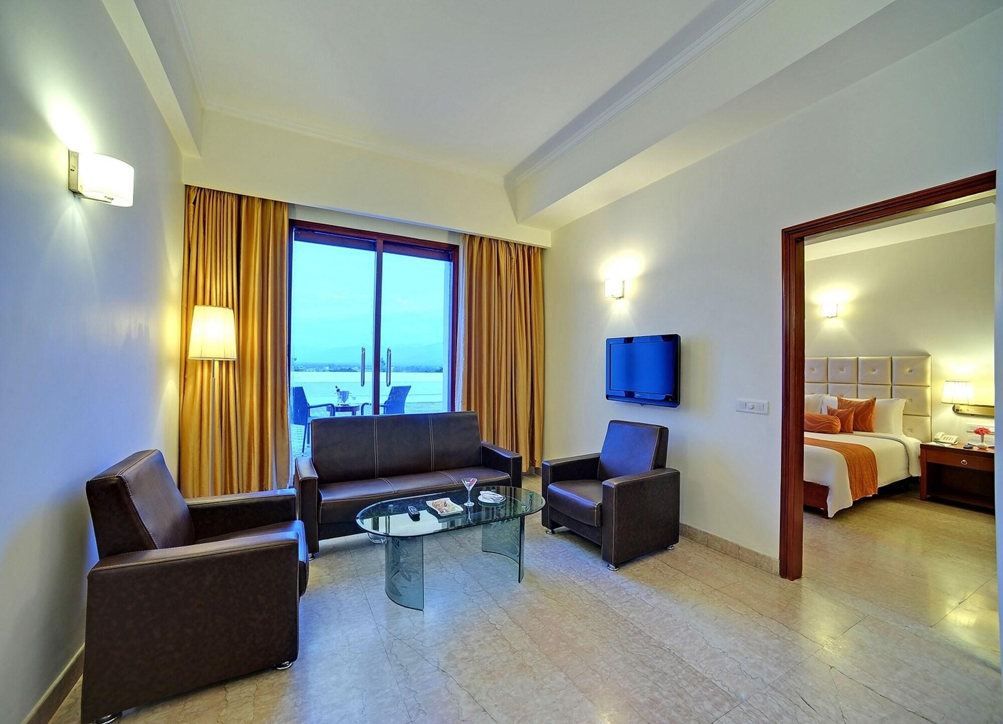 Royal Sarovar Portico Siliguri Esterno foto