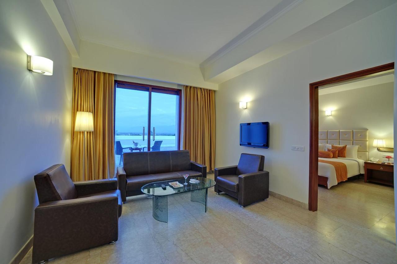 Royal Sarovar Portico Siliguri Esterno foto
