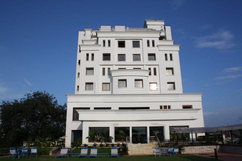 Royal Sarovar Portico Siliguri Esterno foto