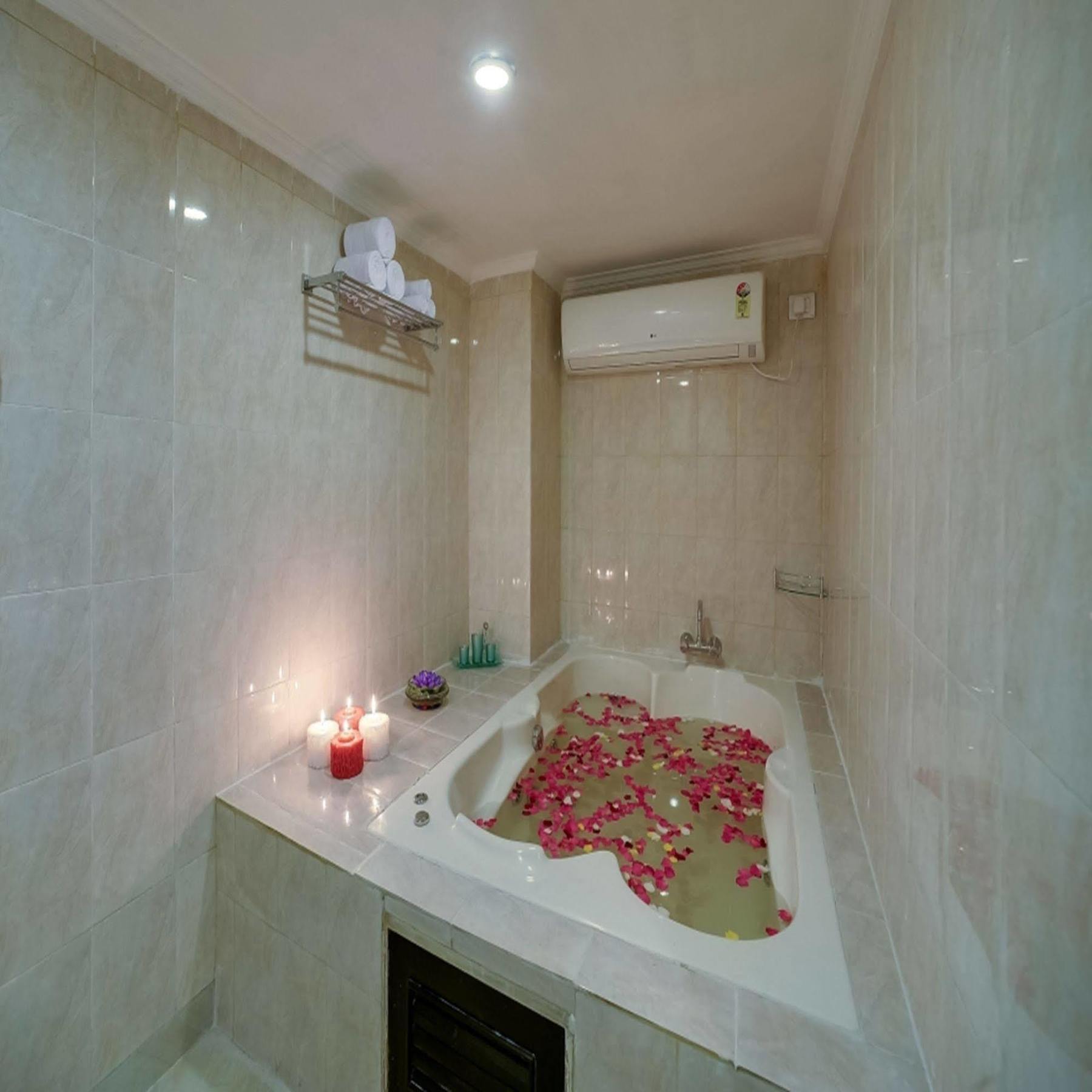 Royal Sarovar Portico Siliguri Esterno foto