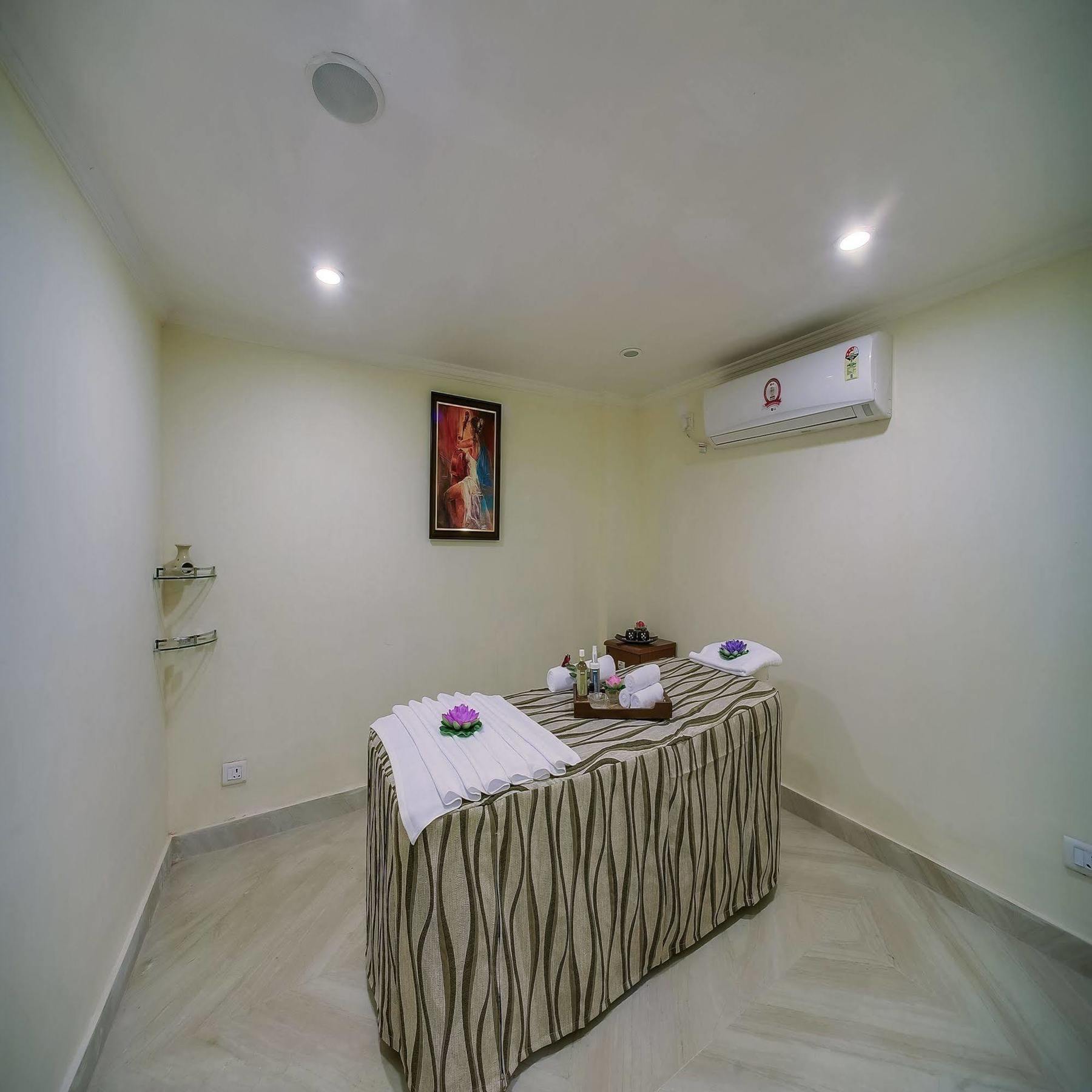 Royal Sarovar Portico Siliguri Esterno foto
