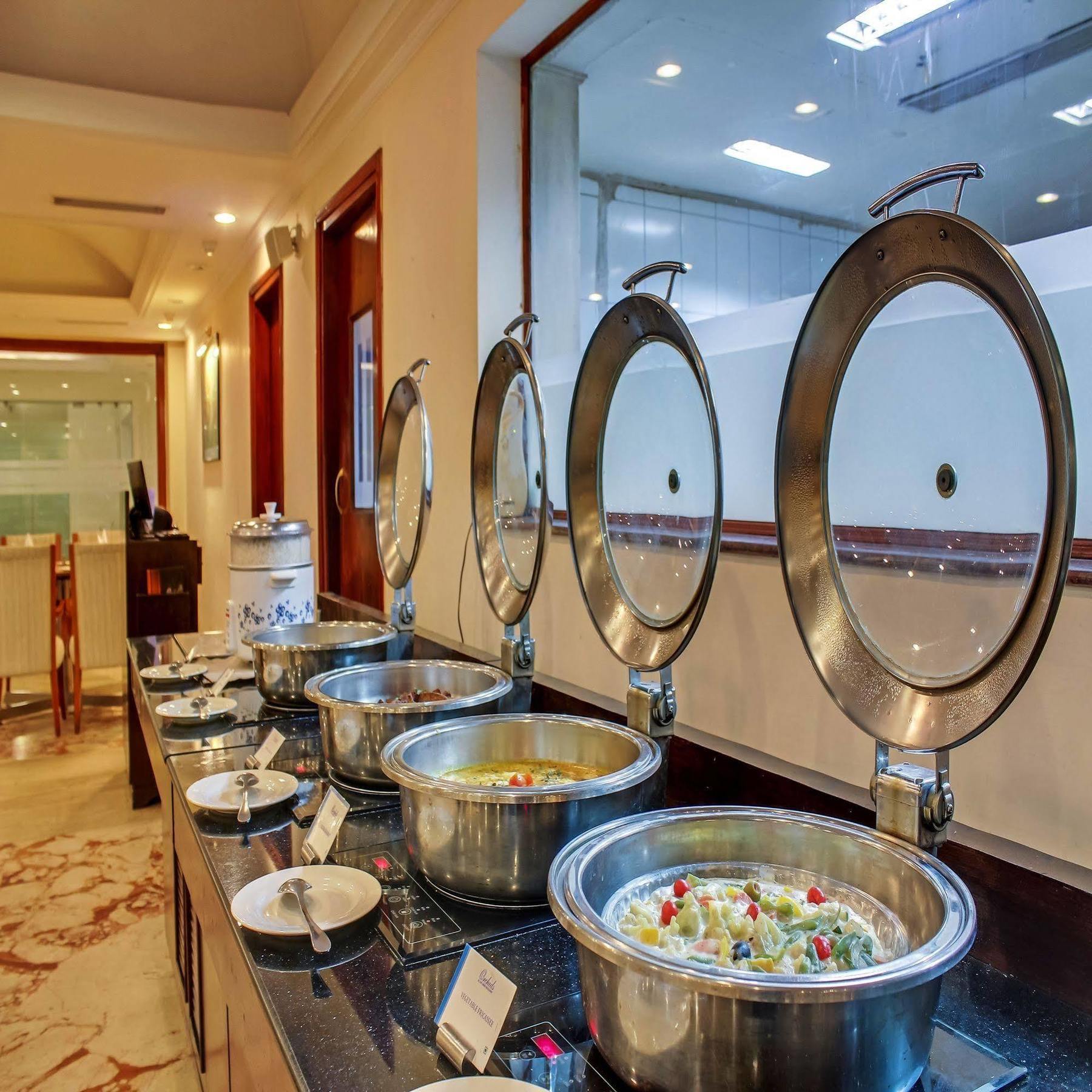 Royal Sarovar Portico Siliguri Esterno foto