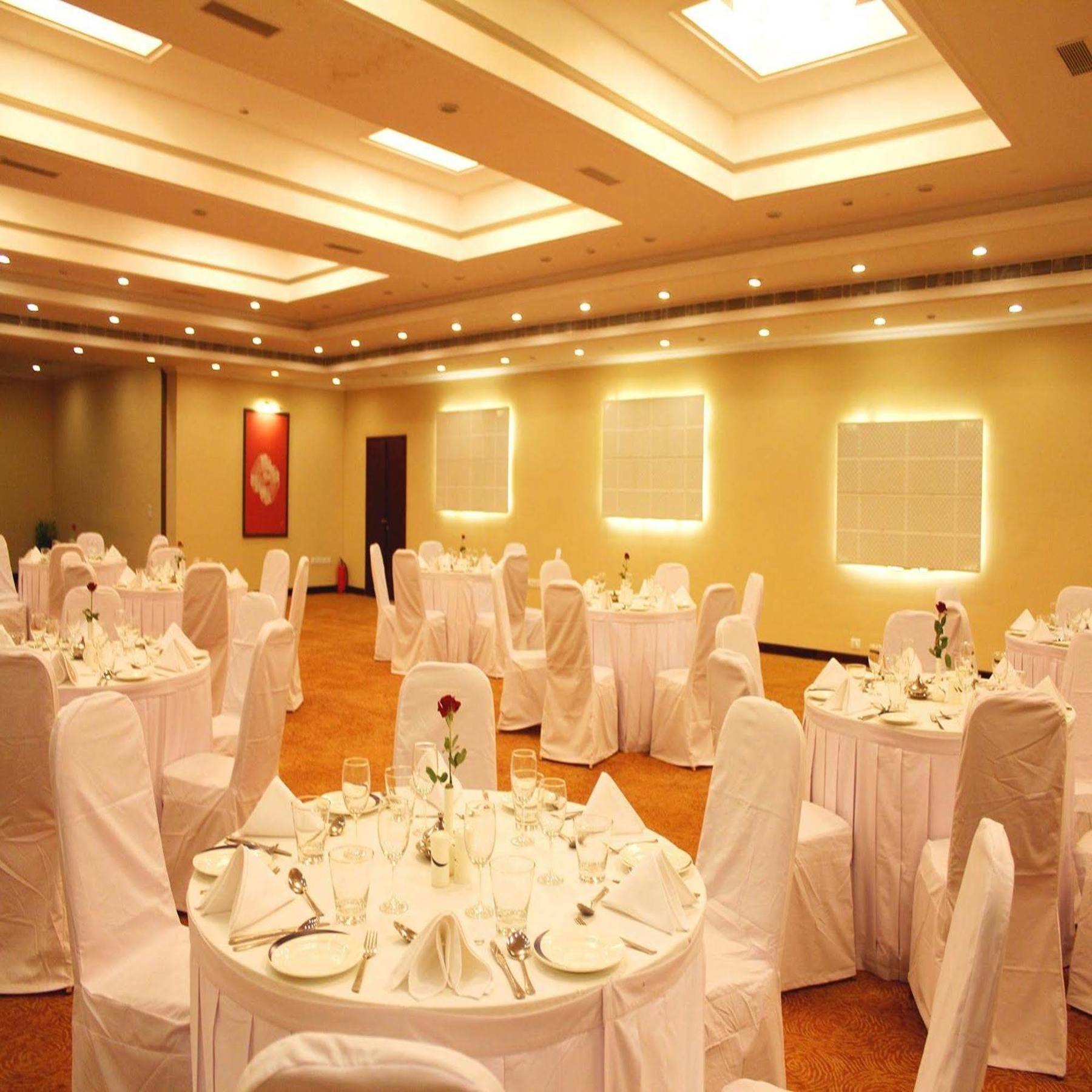 Royal Sarovar Portico Siliguri Esterno foto
