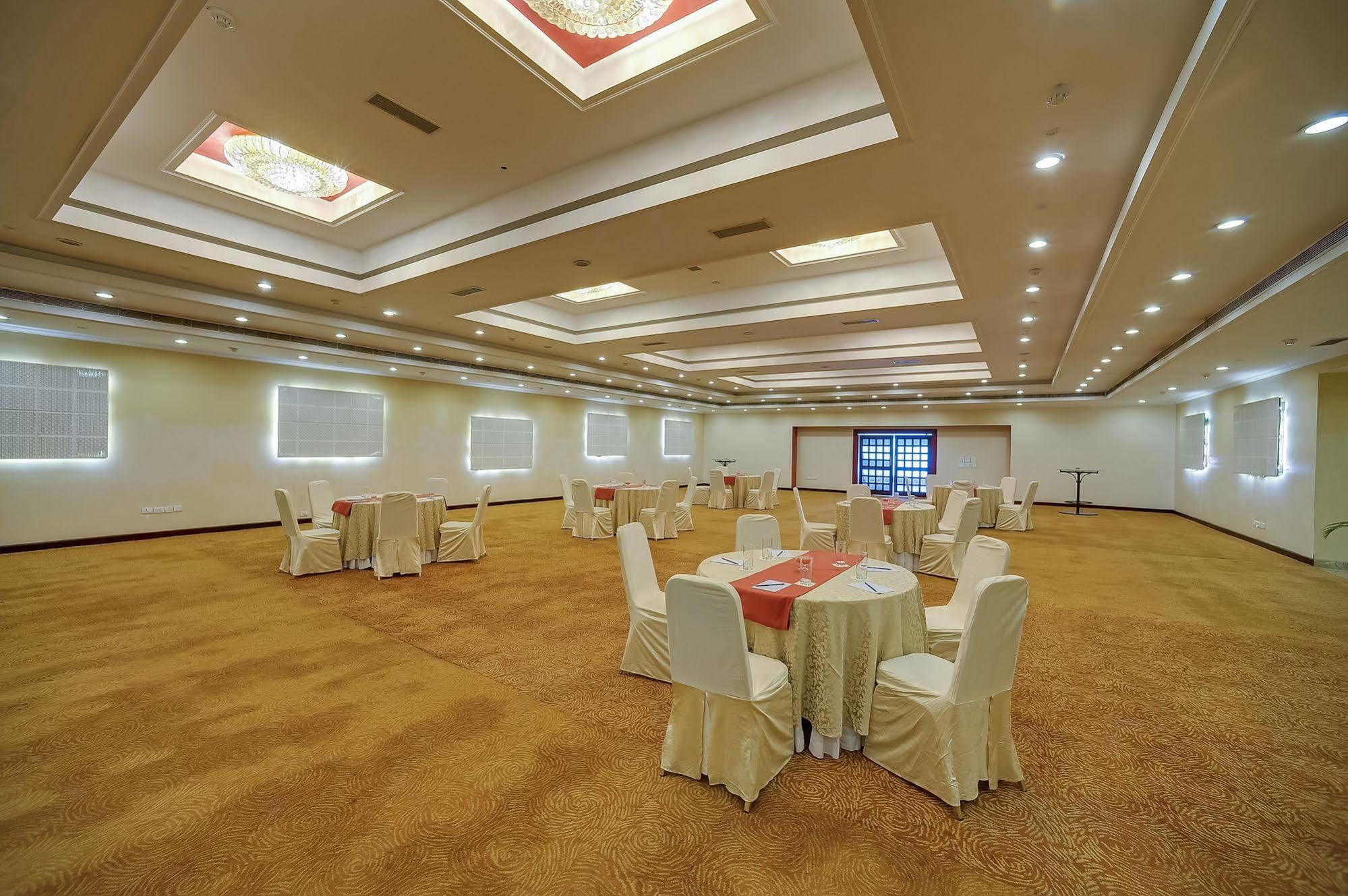 Royal Sarovar Portico Siliguri Esterno foto