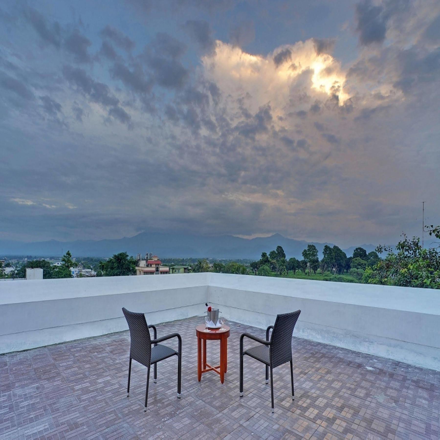 Royal Sarovar Portico Siliguri Esterno foto